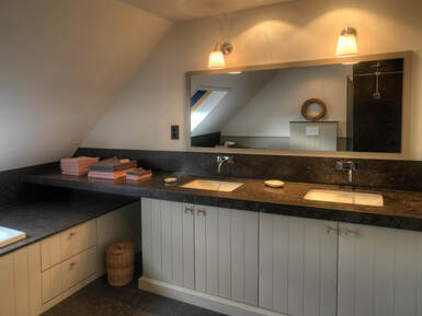Moderne maatwerk keuken ontworpen door Denzo Interieur